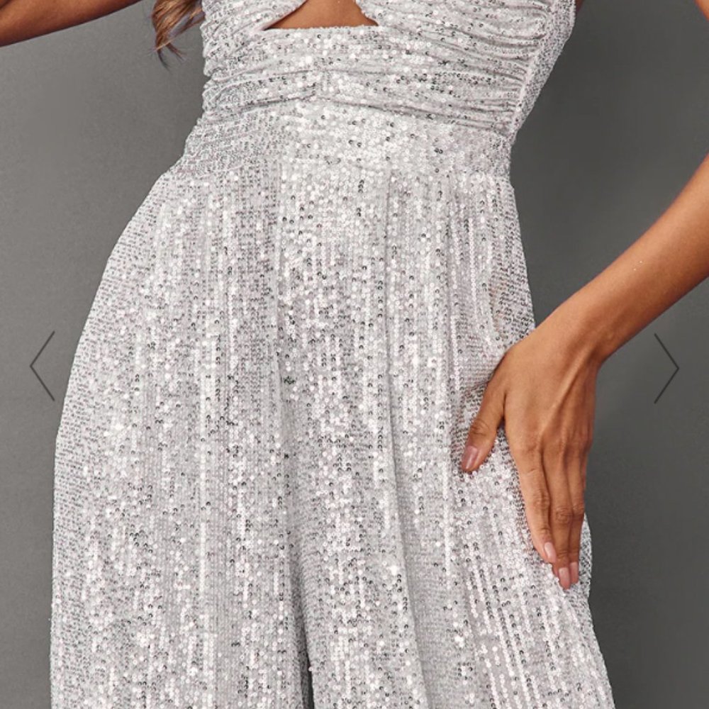 PrettyLittleThing | SILVER SEQUIN WIRE DETAIL BANDEAU WIDE LEG JUMPSUIT - Picture 4 of 9